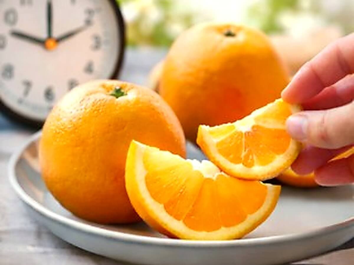 Ăn cam mỗi ngày có tốt không? Ai nên lưu ý?